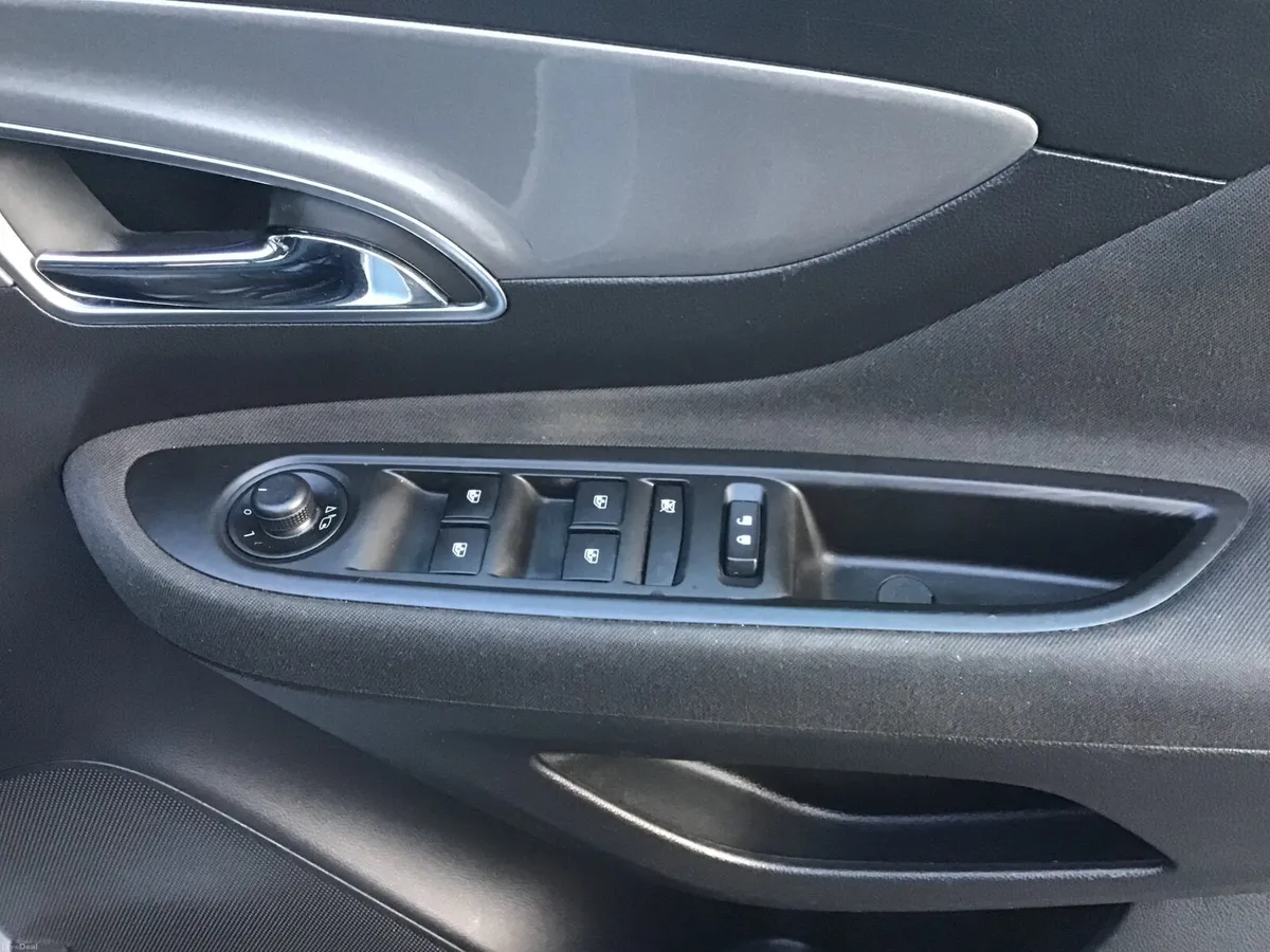 Mokka 2016 very low mileage - Image 3