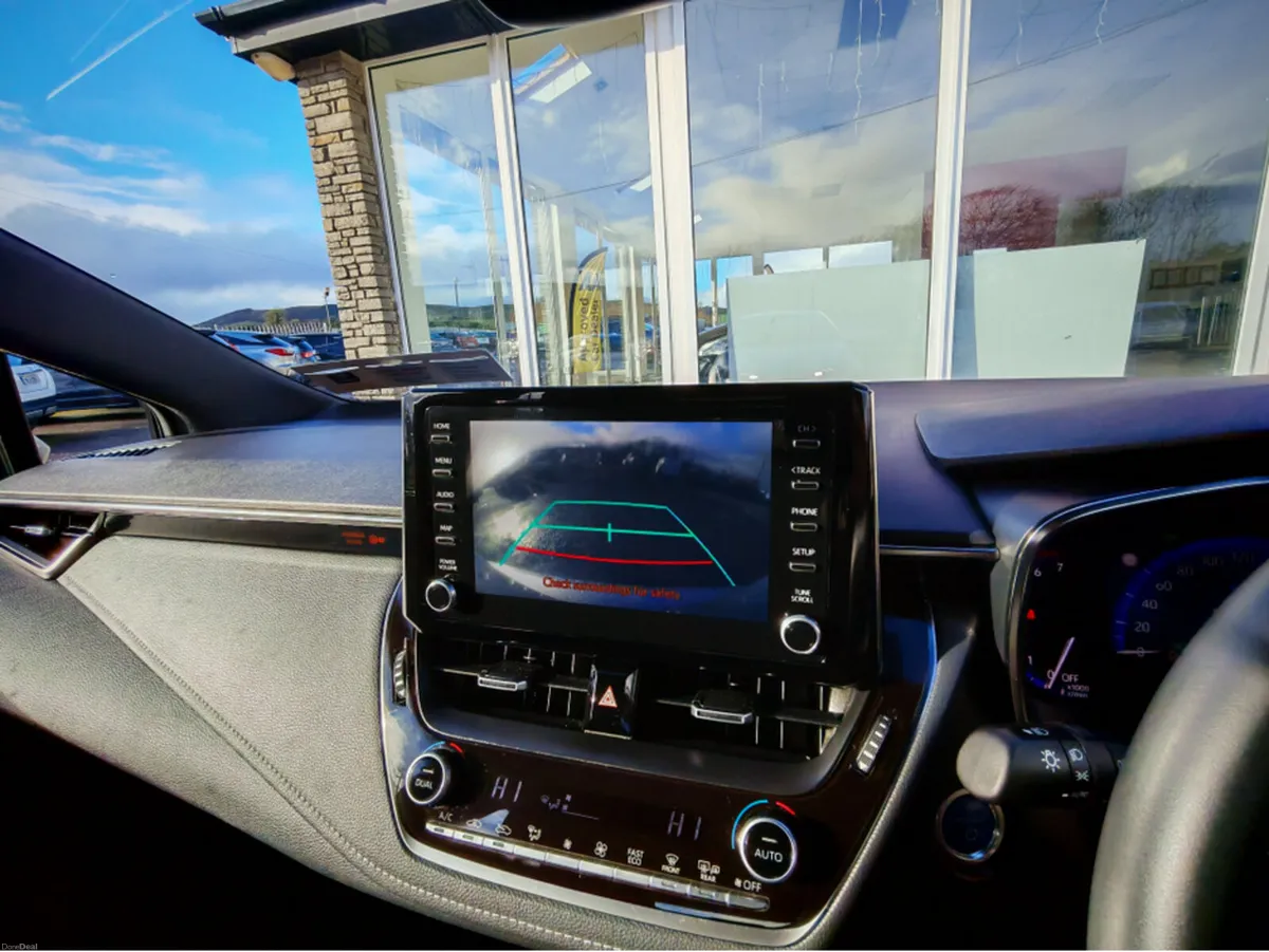 TOYOTA COROLLA HYBRID LUNA H/B AUTO A 4DR - Image 2