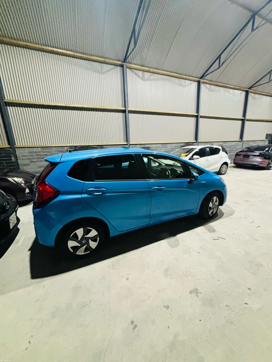 Honda Fit Hybrid - Image 4