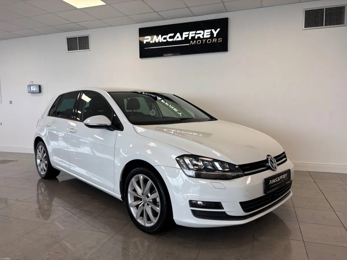2017 VOLKSWAGEN GOLF 1.2 TSI COMFORTLINE AUTO DSG - Image 4