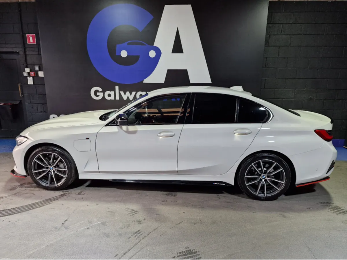 BMW 3-Series SPORT PRO AUTO-FULLY SERVICED - Image 4