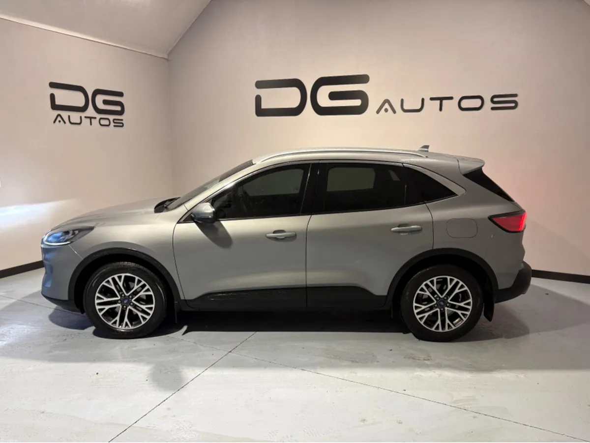 Ford Kuga 1.5 TDCI TITANIUM - AUTOMATIC- LOW KMS - Image 1