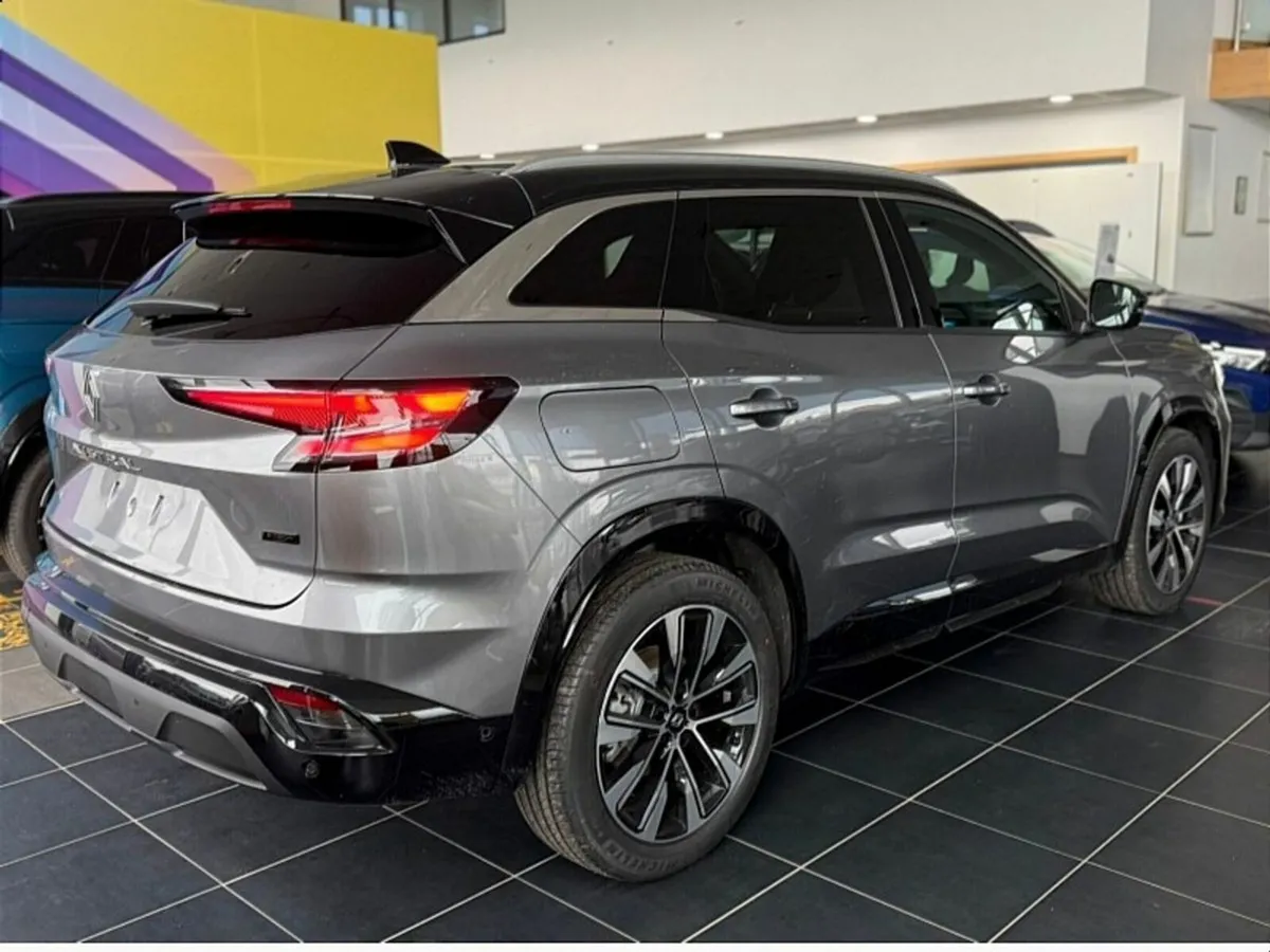 Renault Austral TECHNO PETROL HYBRID - Image 2