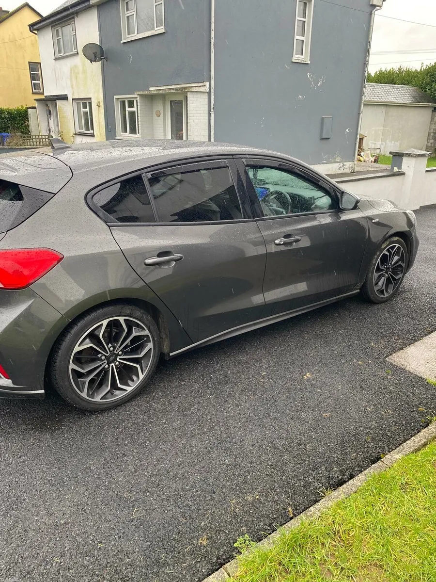 211 FORD FOCUS ST LINE - Image 1