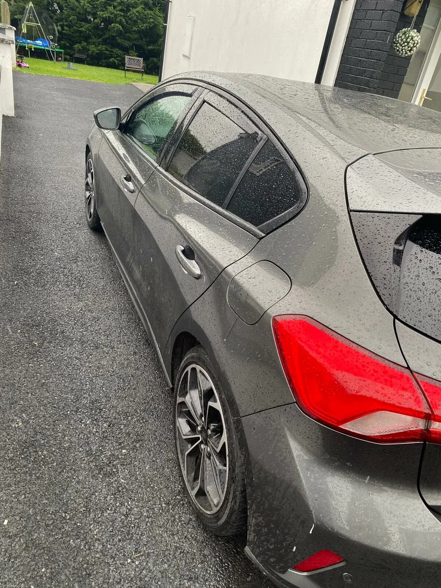 211 FORD FOCUS ST LINE - Image 2