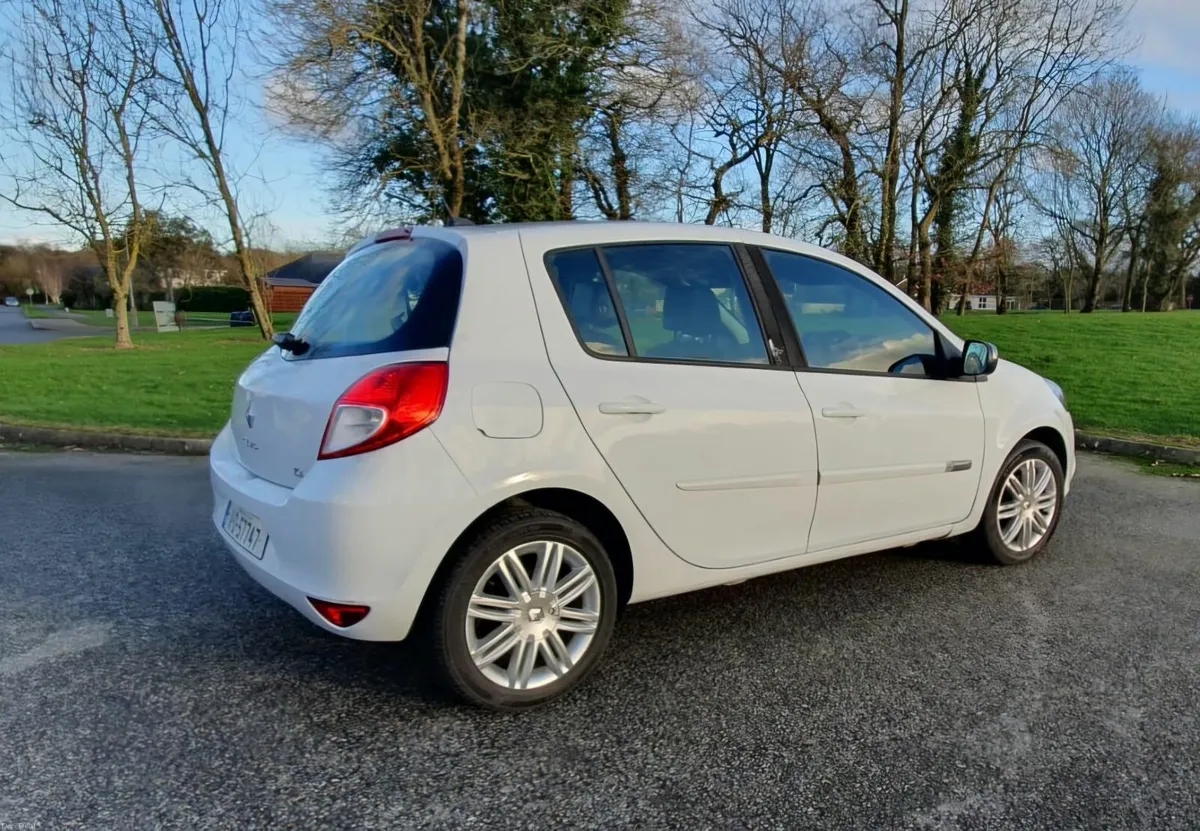 Renault Clio 2011 turbo petrol - Image 1