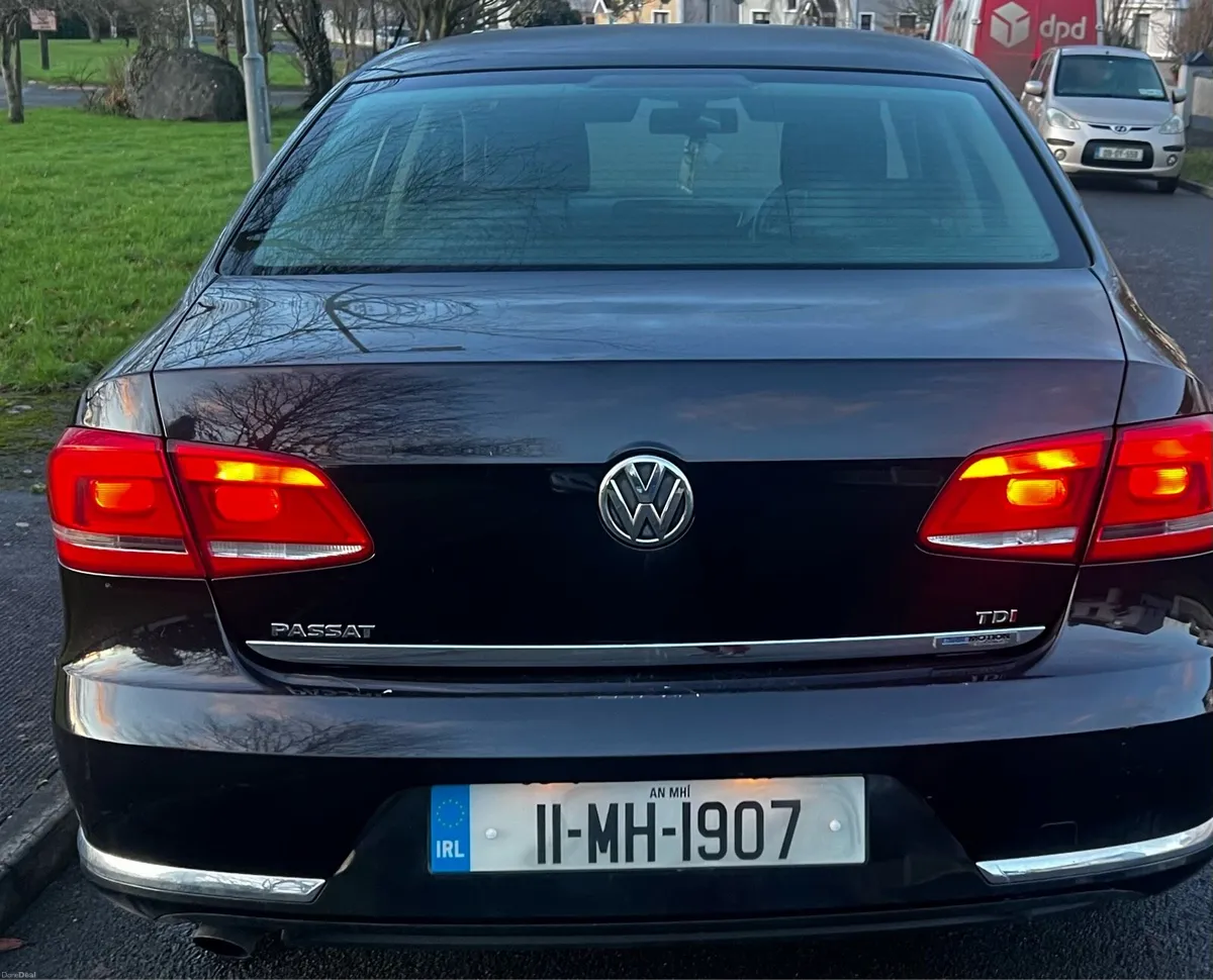 2011 VW Passat blue motion - Image 2