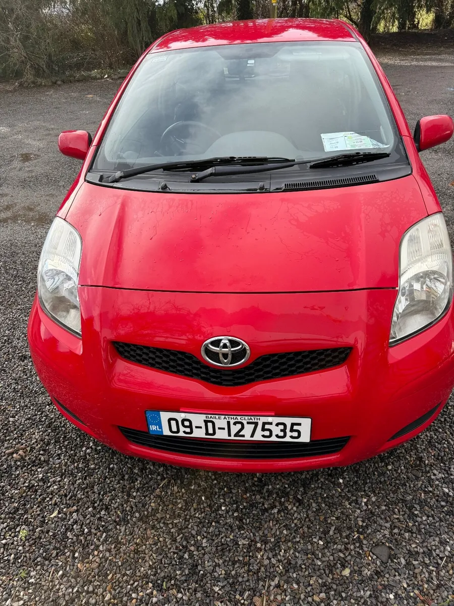 Toyota Yaris 2009 - Image 2