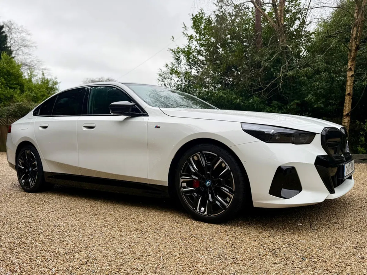 BMW i5 M60 XDRIVE - Image 2