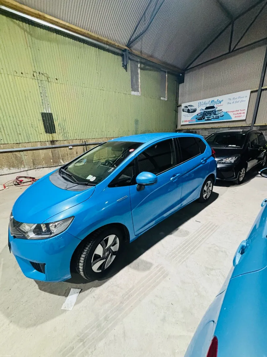 Honda Fit Hybrid - Image 2