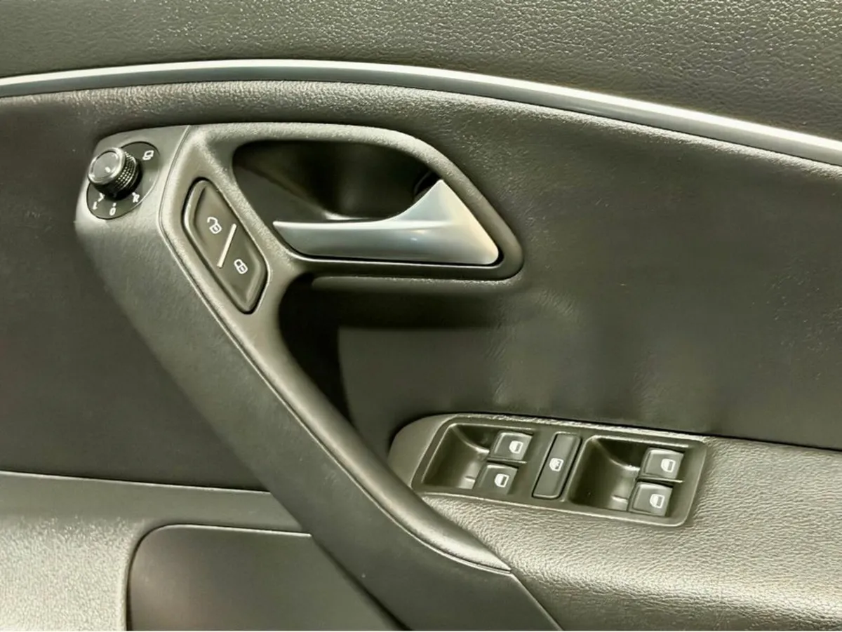 Volkswagen Polo TSI HighLine Mystar - Image 3