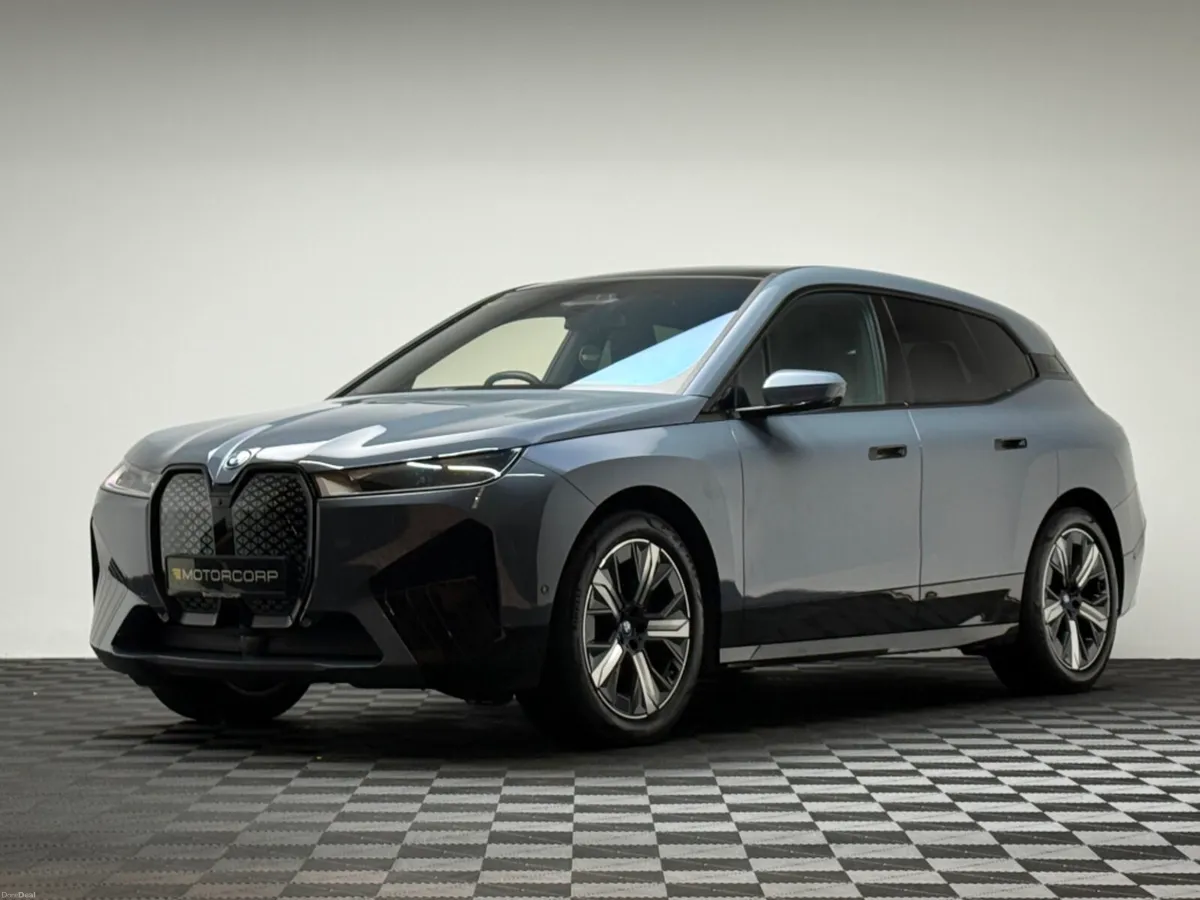 BMW iX 40 M SPORT XDRIVE - Image 3