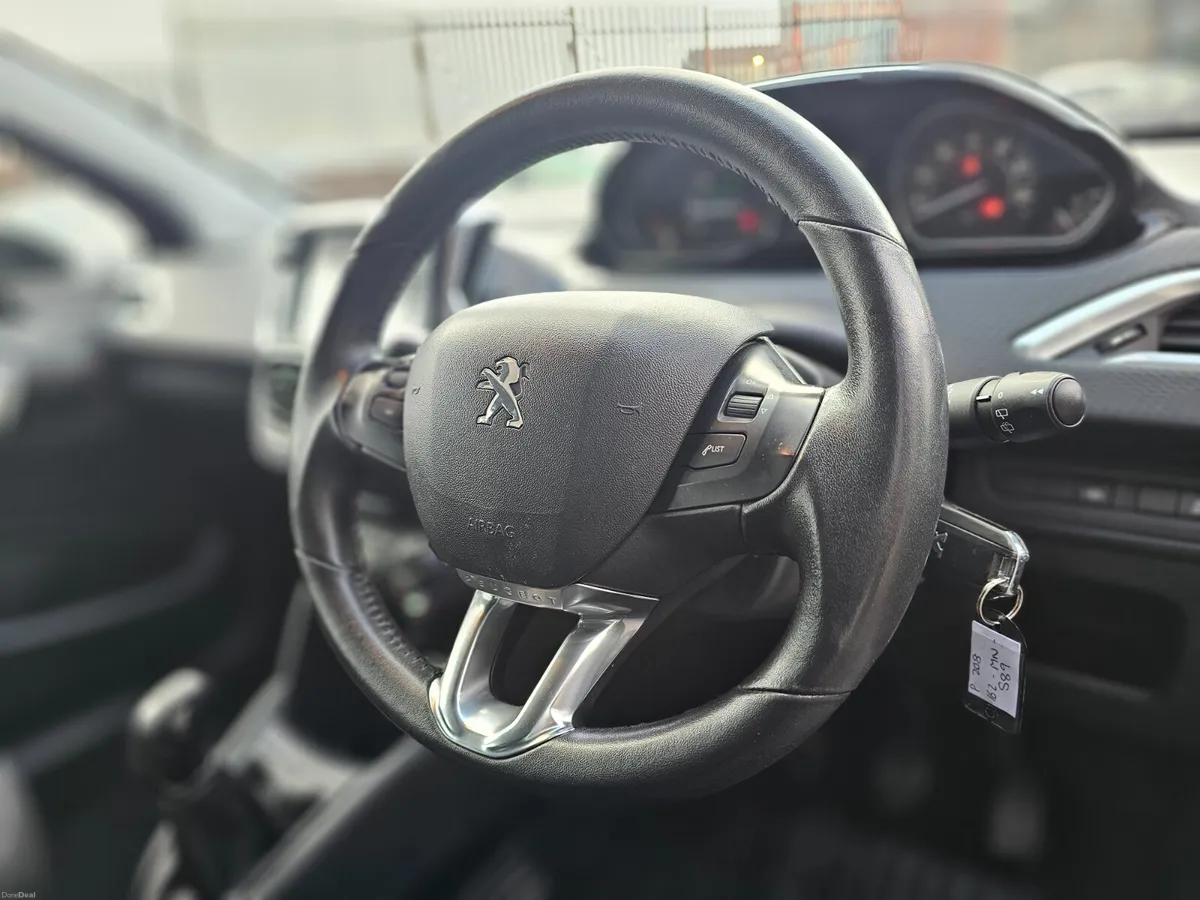 PEUGEOT 208 1.2 // LOW MILEAGE // 08/26 NCT - Image 2