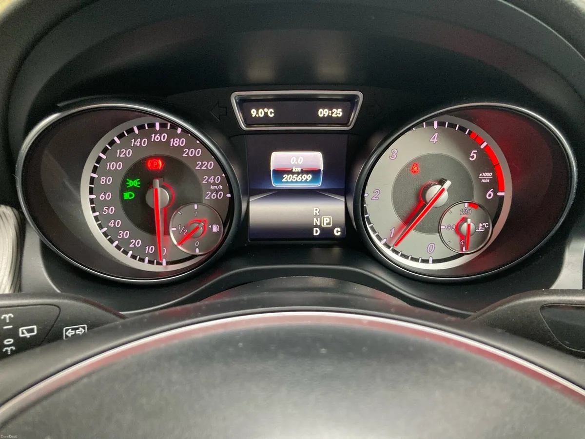 MercedesGLA 200d SUV Automatic - Image 4