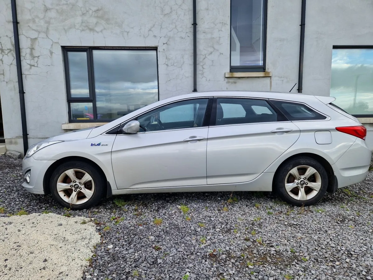 Hyundai i40 2012 - Image 2