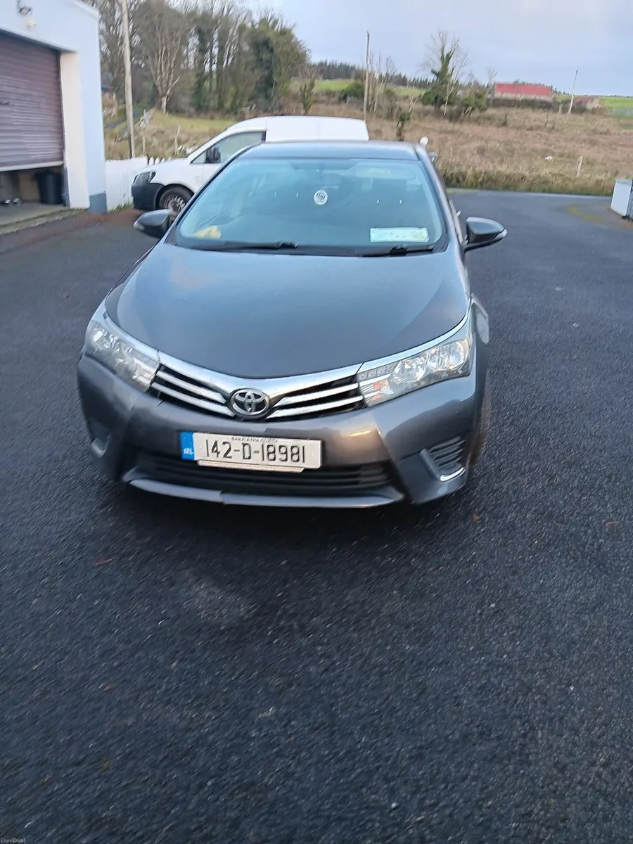Toyota Corolla 2014 - Image 2