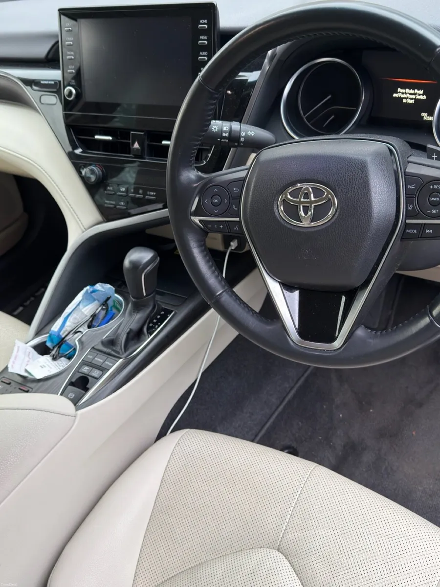 Toyota Camry Platinum spotless 39 k price - Image 4