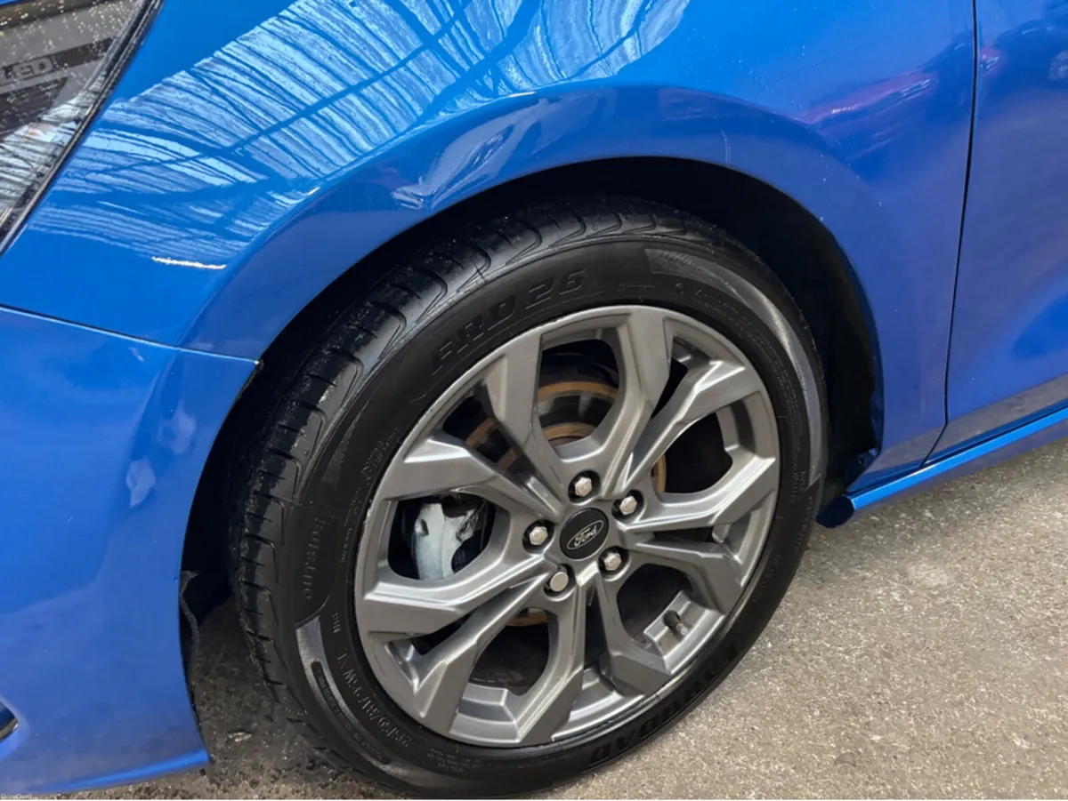 Ford Focus ST-LINE 1.0T 125 M6 FWD 4DR - Image 4