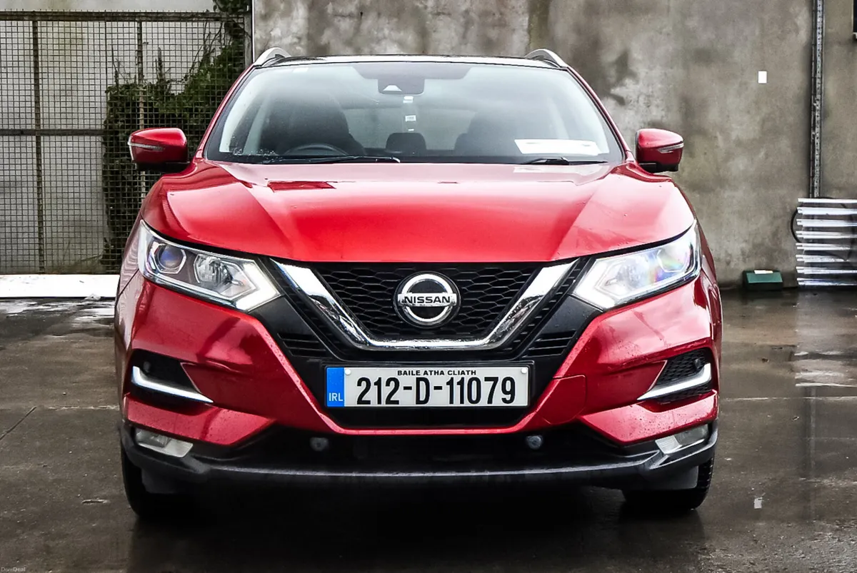 212 Nissan Qashqai 1.3 SV Premium Low Mileage - Image 3
