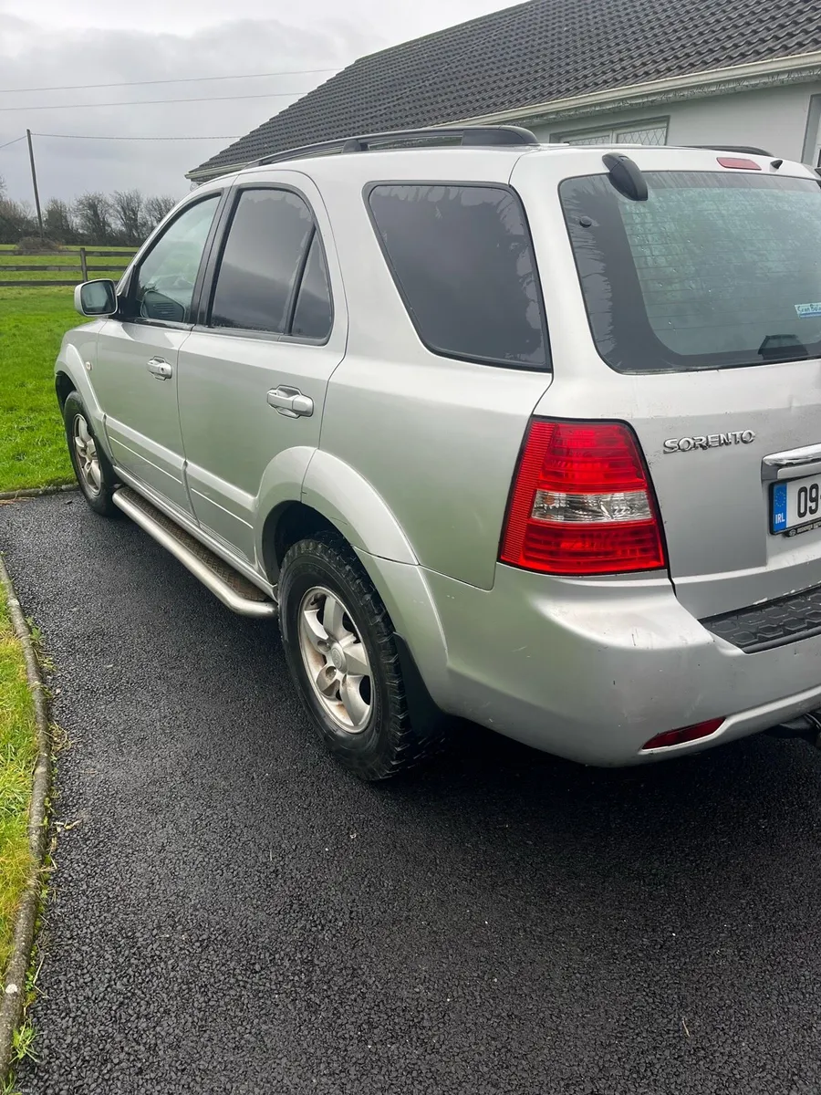 Kia Sorento, automatic, commercial - Image 4