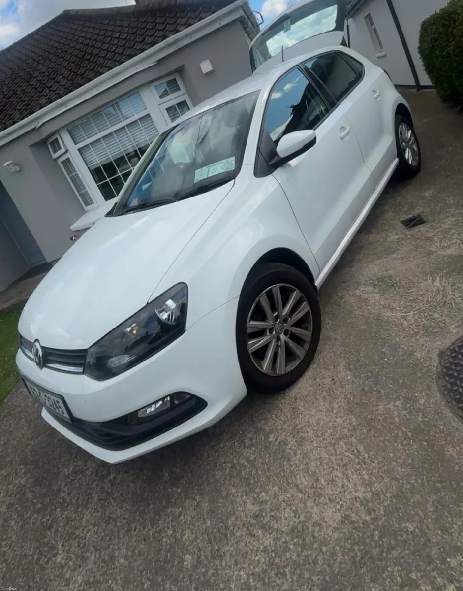Volkswagen Polo 2016 - Image 2