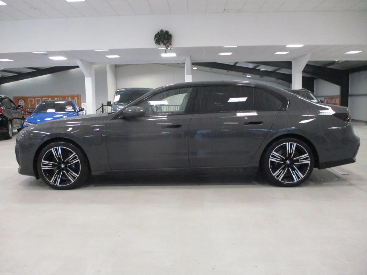 BMW 7-Series M-SPORT 750E EXTRAS 2025 - Image 1