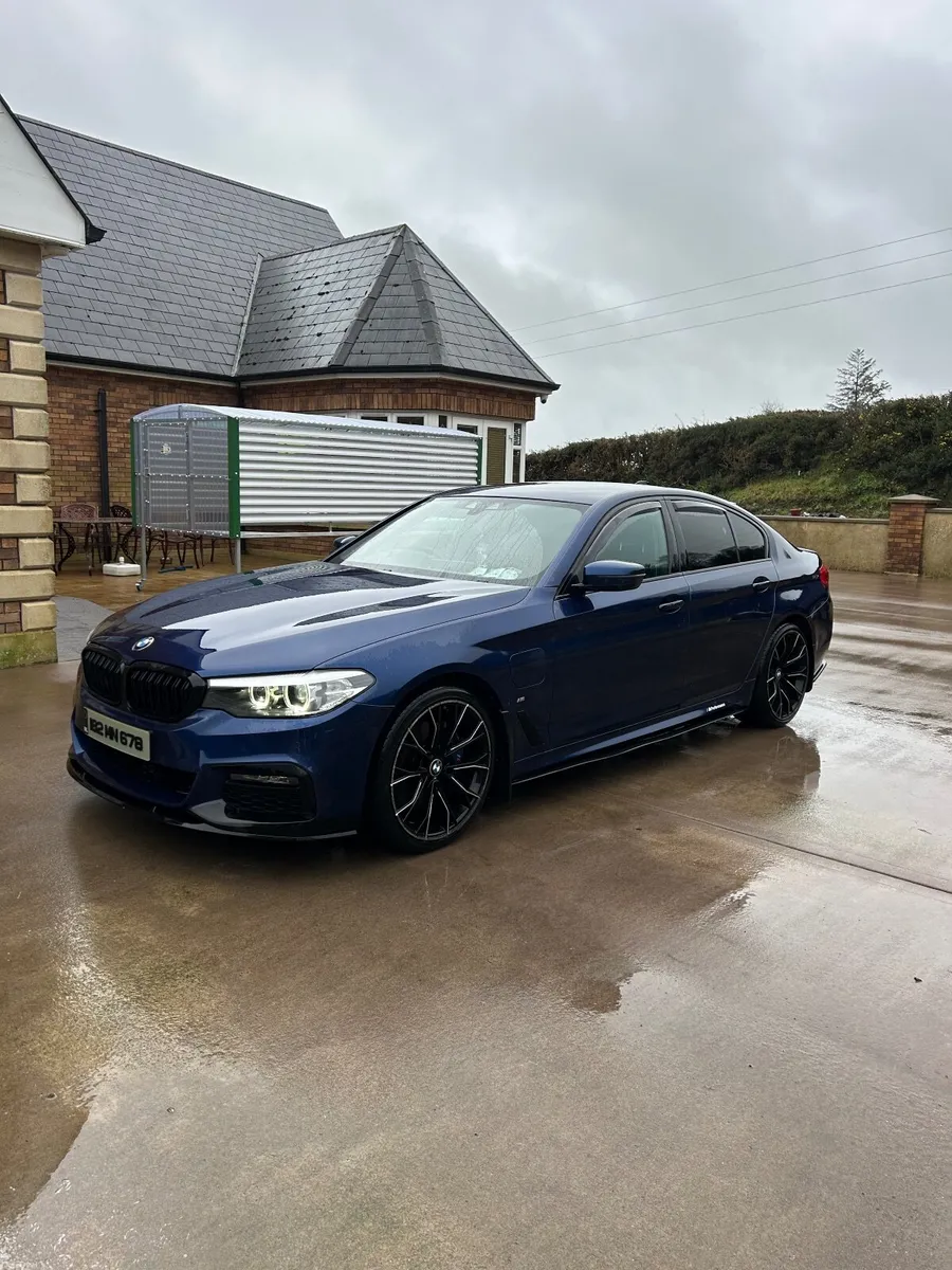 BMW 5-Series 2018 - Image 2