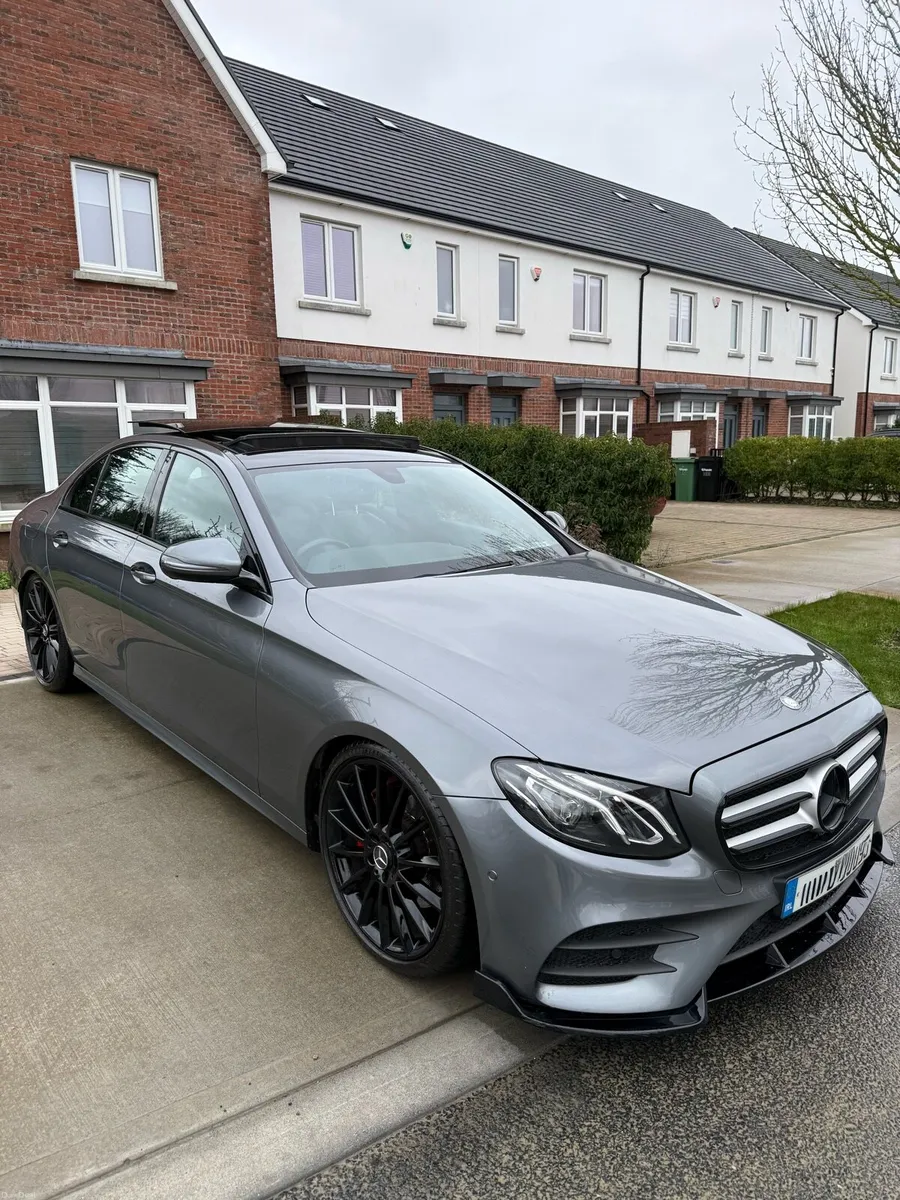 MERCEDES E220 AMG-LINE SUNROOF 20INCH ALLOY WHEELS - Image 2
