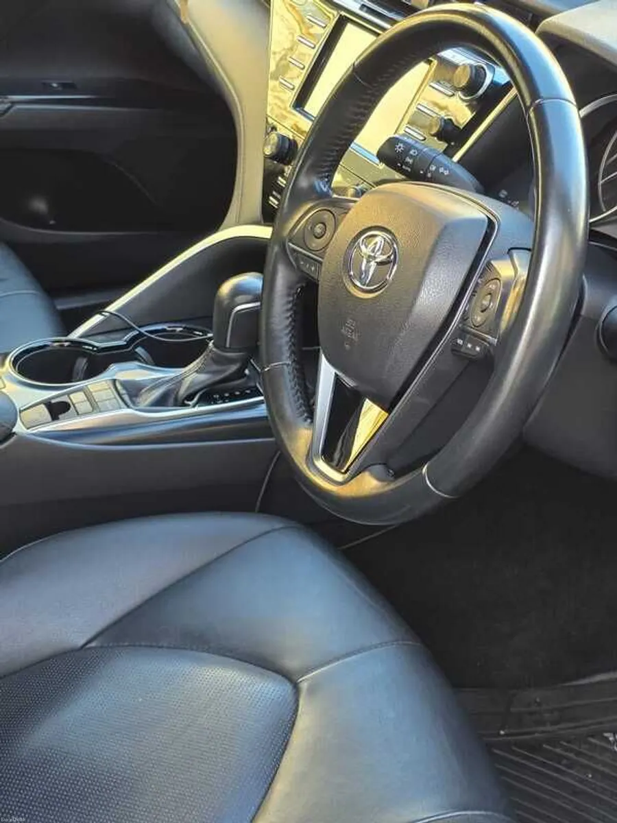 2019 Toyota Camry - Image 4