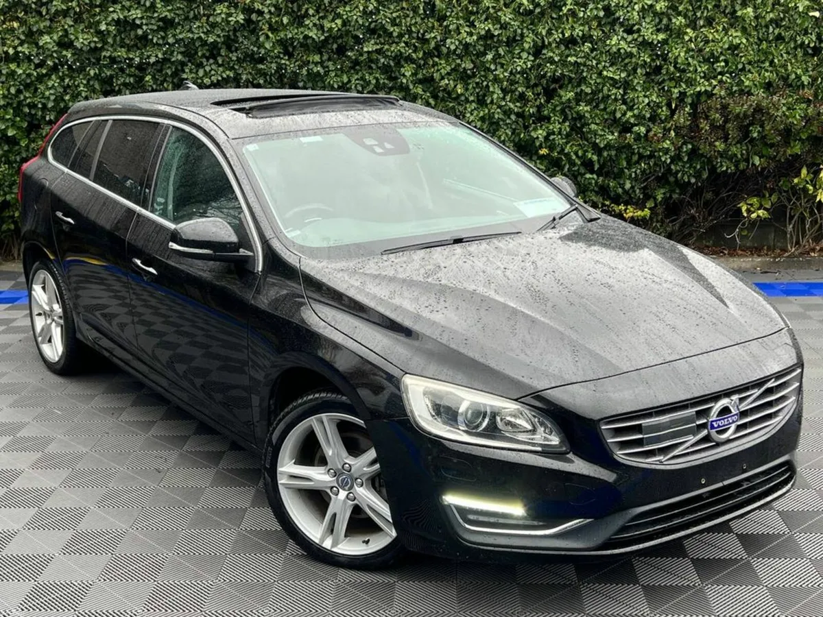 Volvo V60 D4 CLASSIC 2.0 D // OPENING SUNROOF // F - Image 1