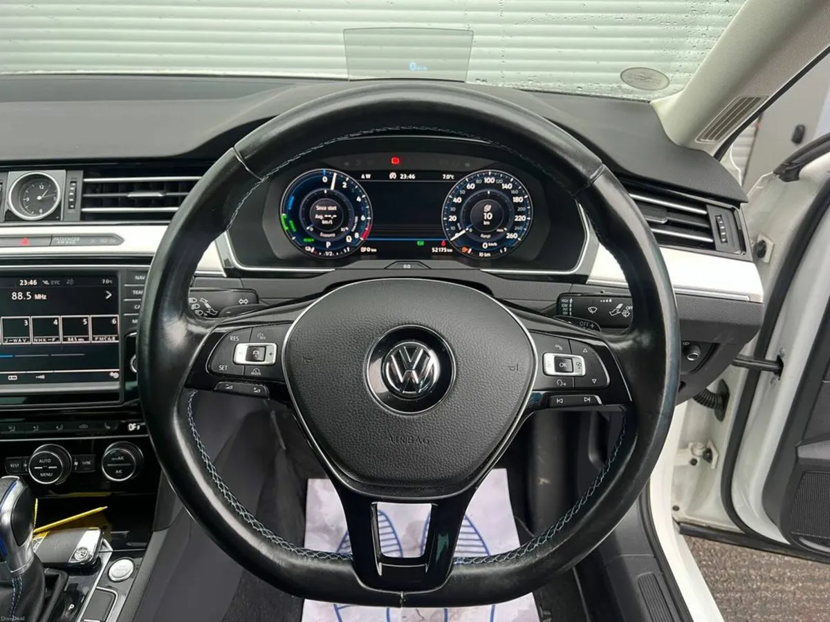 Volkswagen Passat GTE 1.4 HYBRID // FULL SERVICE H - Image 4