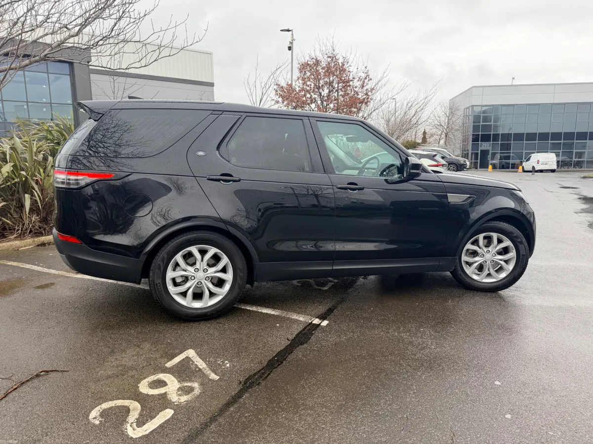 181 Land Rover Discovery 2.0 TD4 SE luxury 7 Seats - Image 3