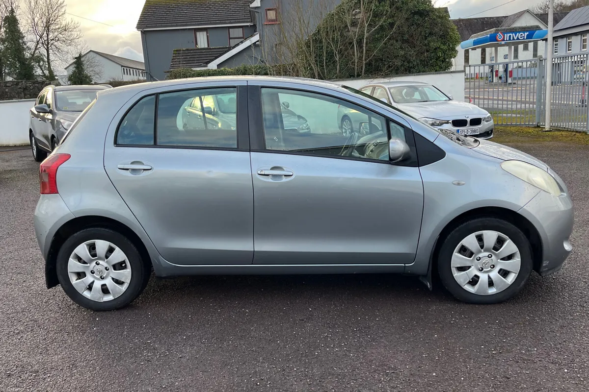 Toyota Yaris 1.0 - Image 2