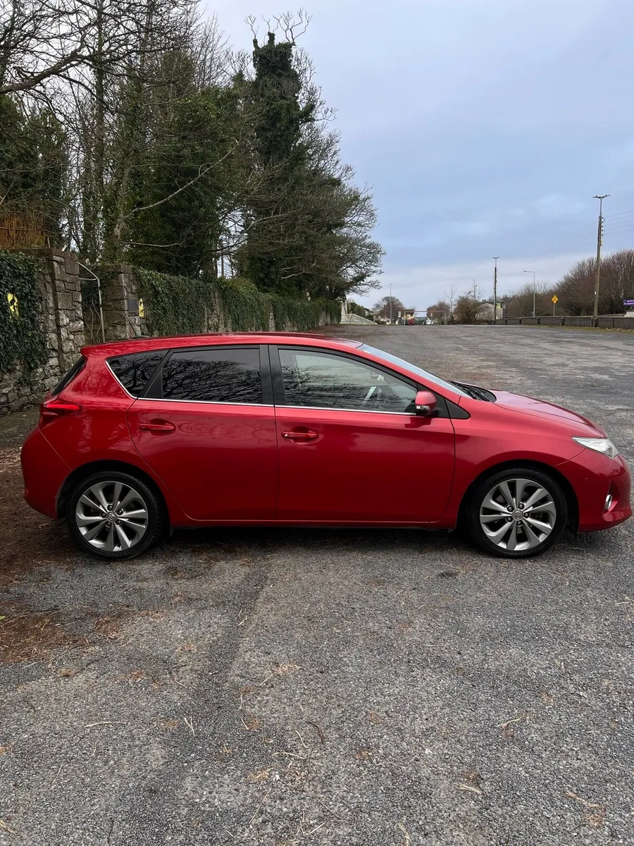 Fresh NCT Toyota Auris 1.8 Hybrid Excel Automatic - Image 3