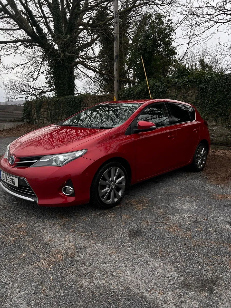 Toyota Auris 1.8 Hybrid Excel Automatic - Image 1