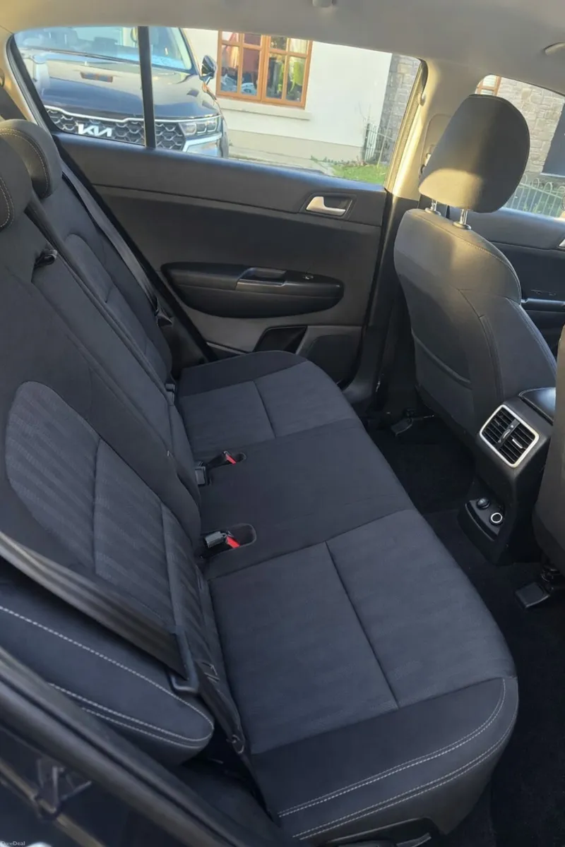 Kia Sportage-previous contact number incorrect - Image 4