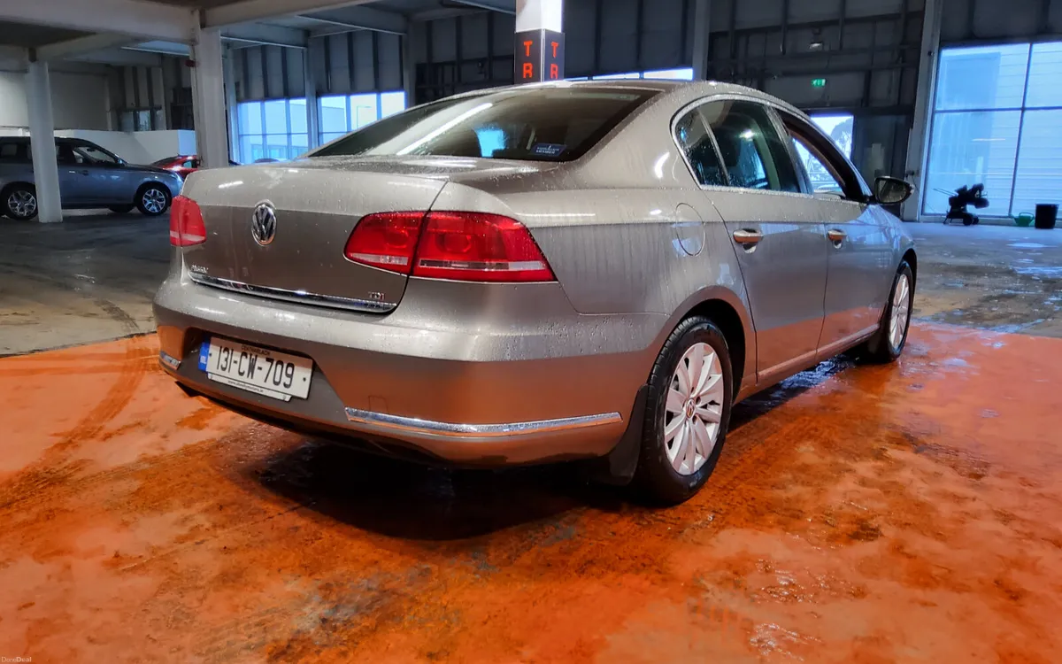 Volkswagen Passat 2013 - Image 4