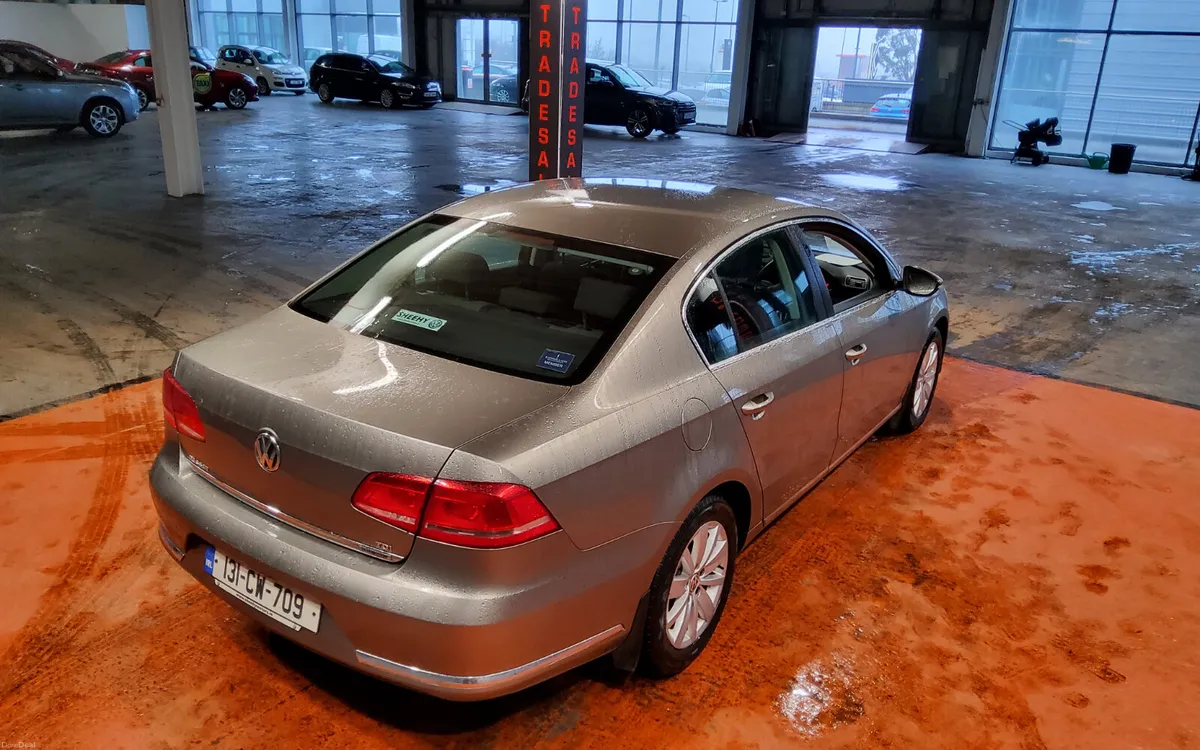Volkswagen Passat 2013 - Image 3