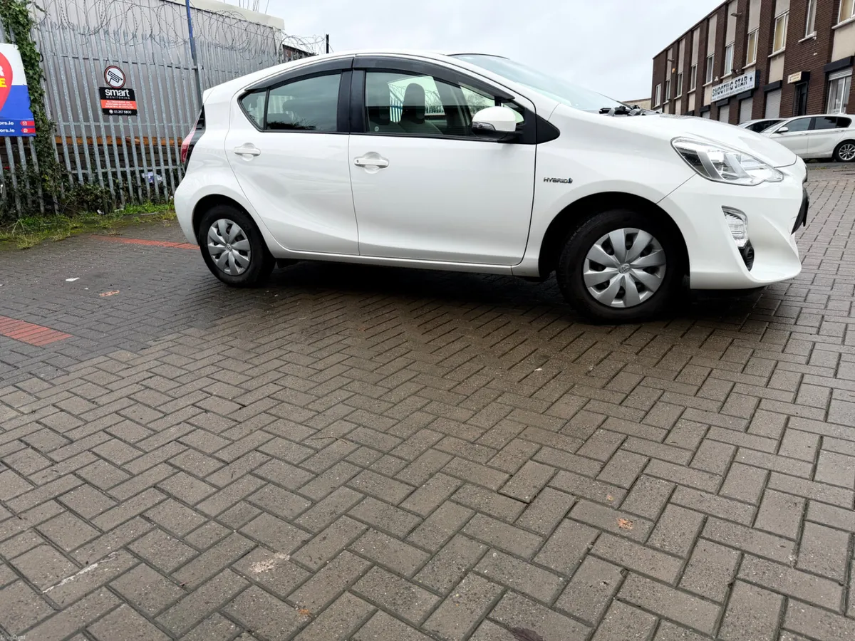 Toyota Aqua 2016 - Image 3