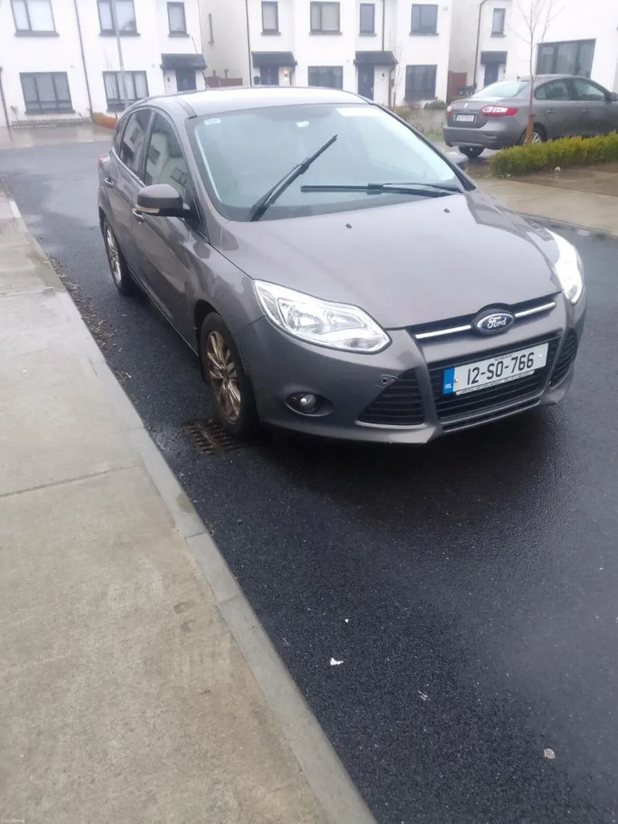 12 Ford focus - Image 2