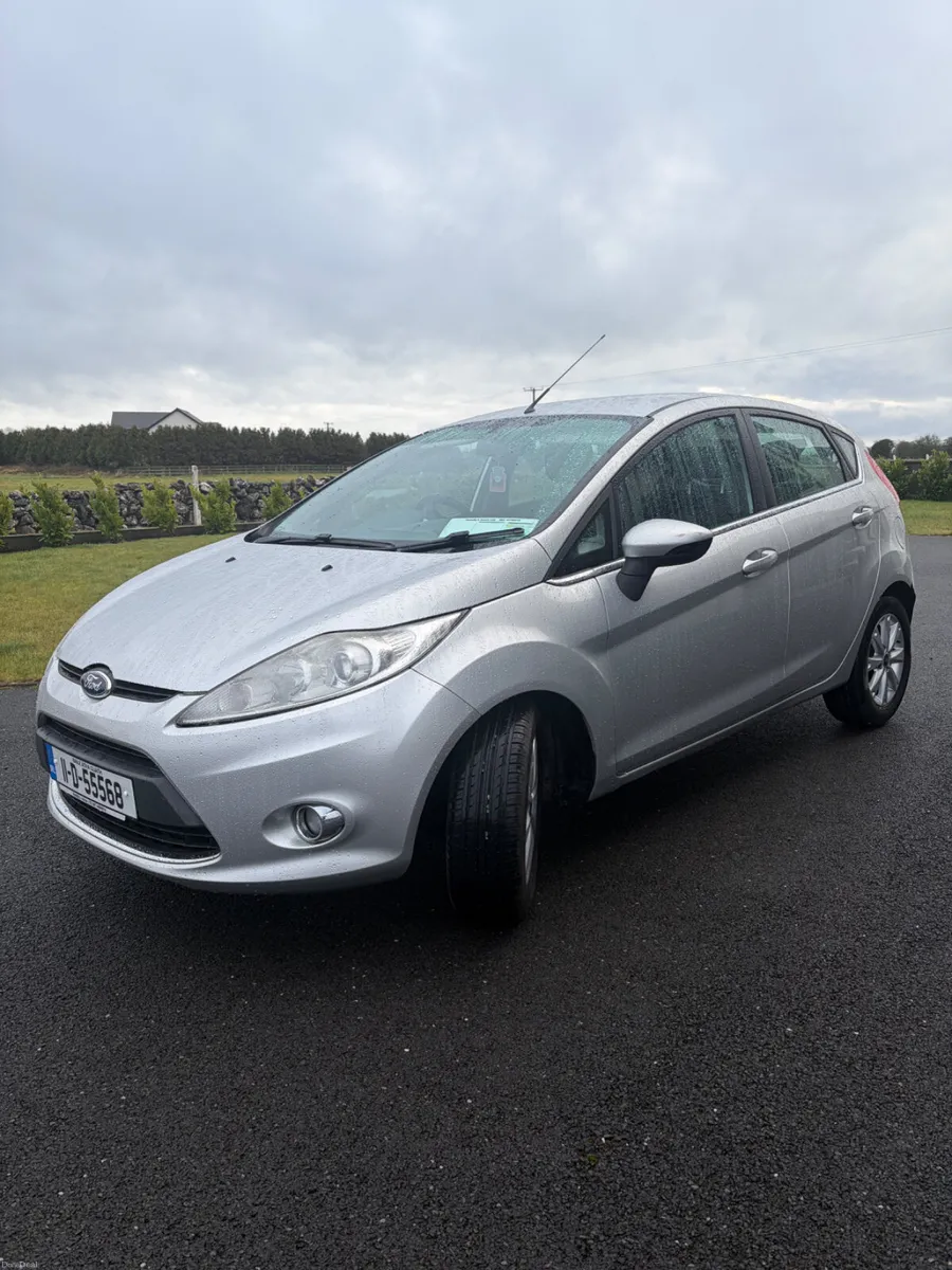 Ford Fiesta 2011 - Image 2