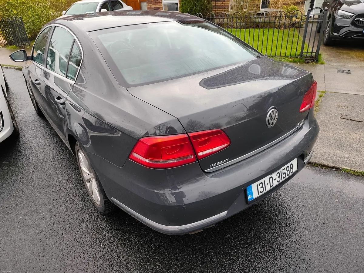 Volkswagen Passat 2013 - Image 2