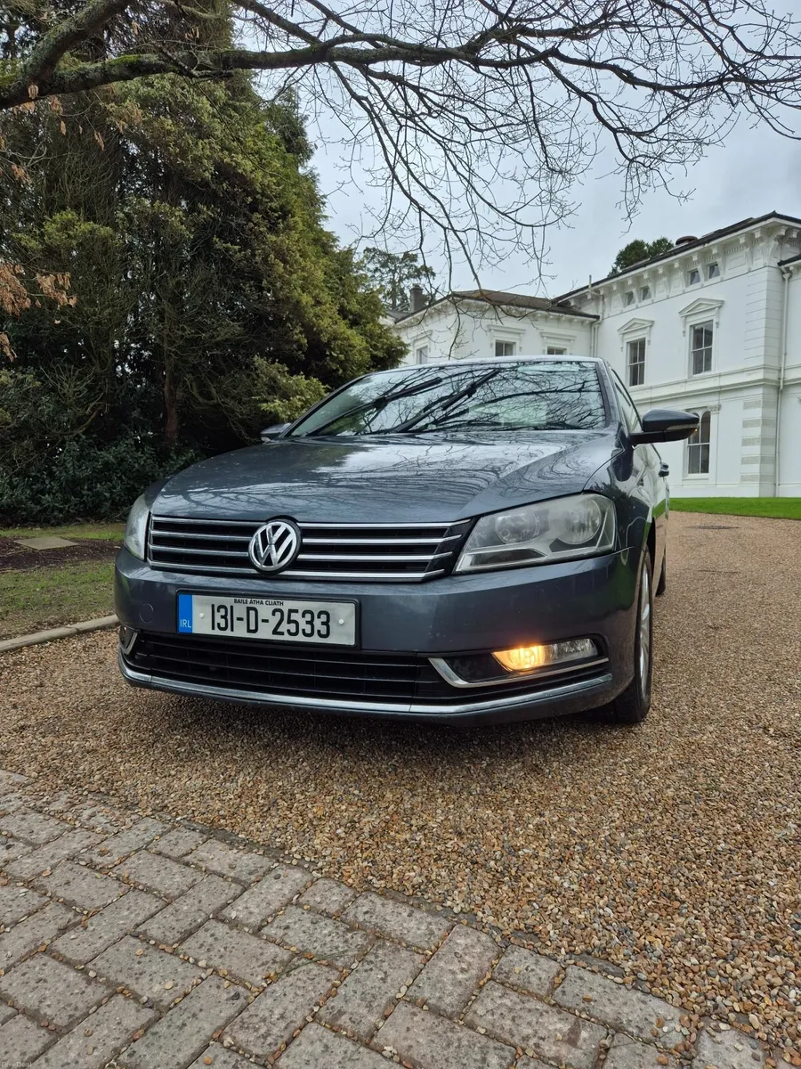 Volkswagen Passat 2013 - Image 2