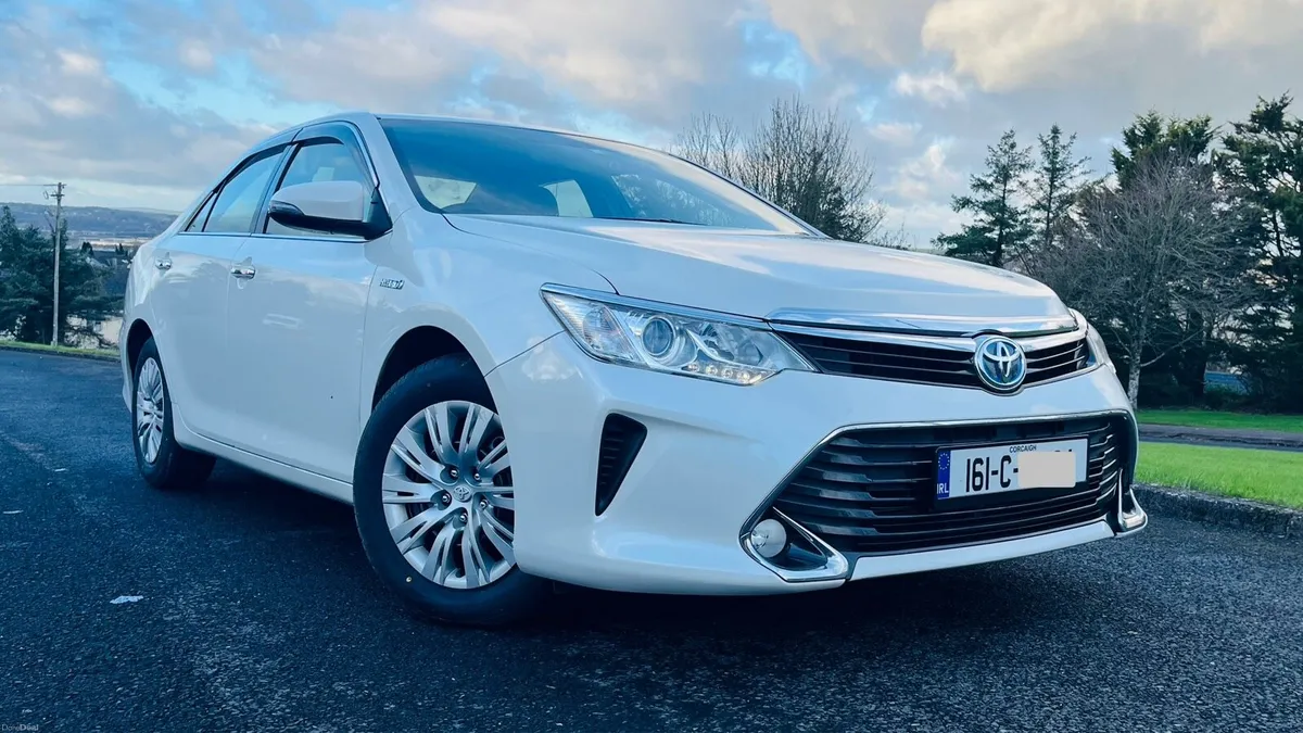 2016 Toyota Camry Hybrid – Low km, NCT 11/2027 - Image 2