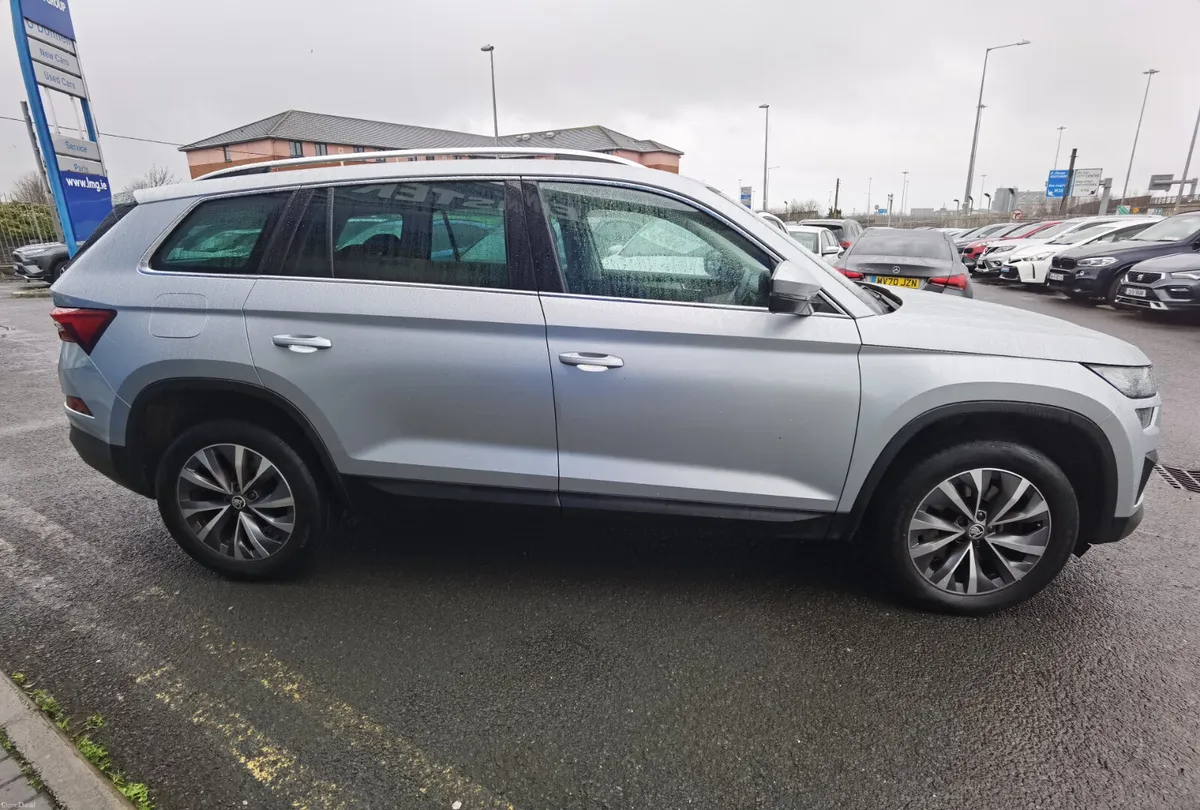 SKODA KODIAQ 2.0TDI AMBITION DSG AUTO **7 SEATER** - Image 4