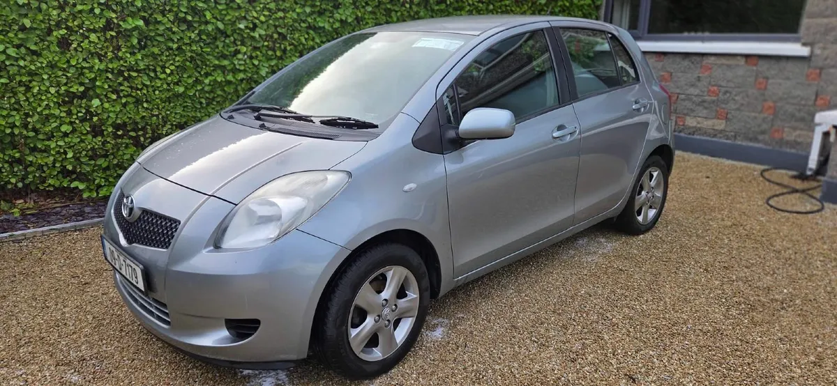 Toyota Yaris 2009 - low mileage. - Image 1