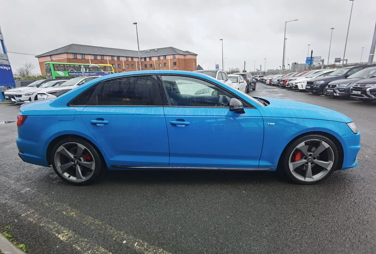 AUDI A4 2.0TDI S LINE BLACK EDITION AUTO 190BHP - Image 4