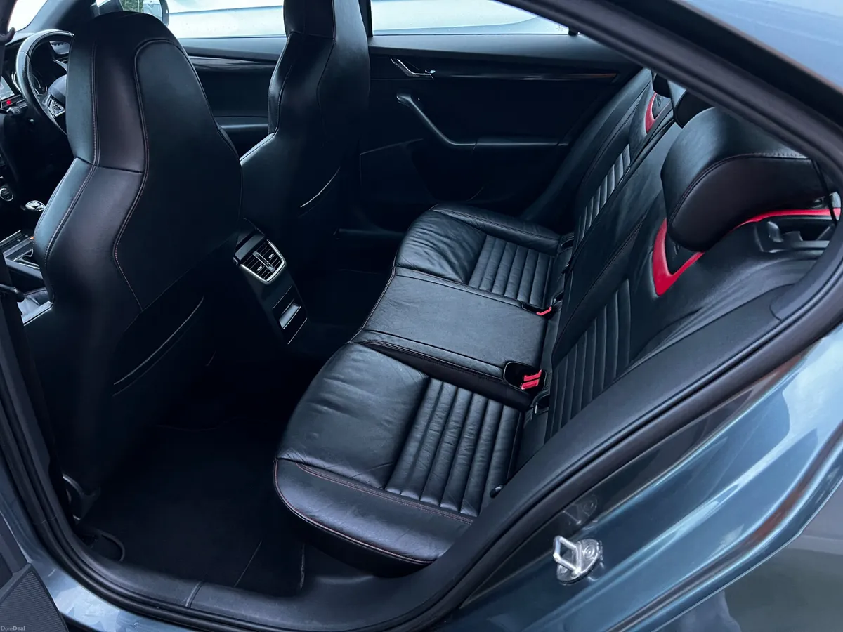 2015 Skoda Octavia 2.0L TDI VRS 184 - Image 4