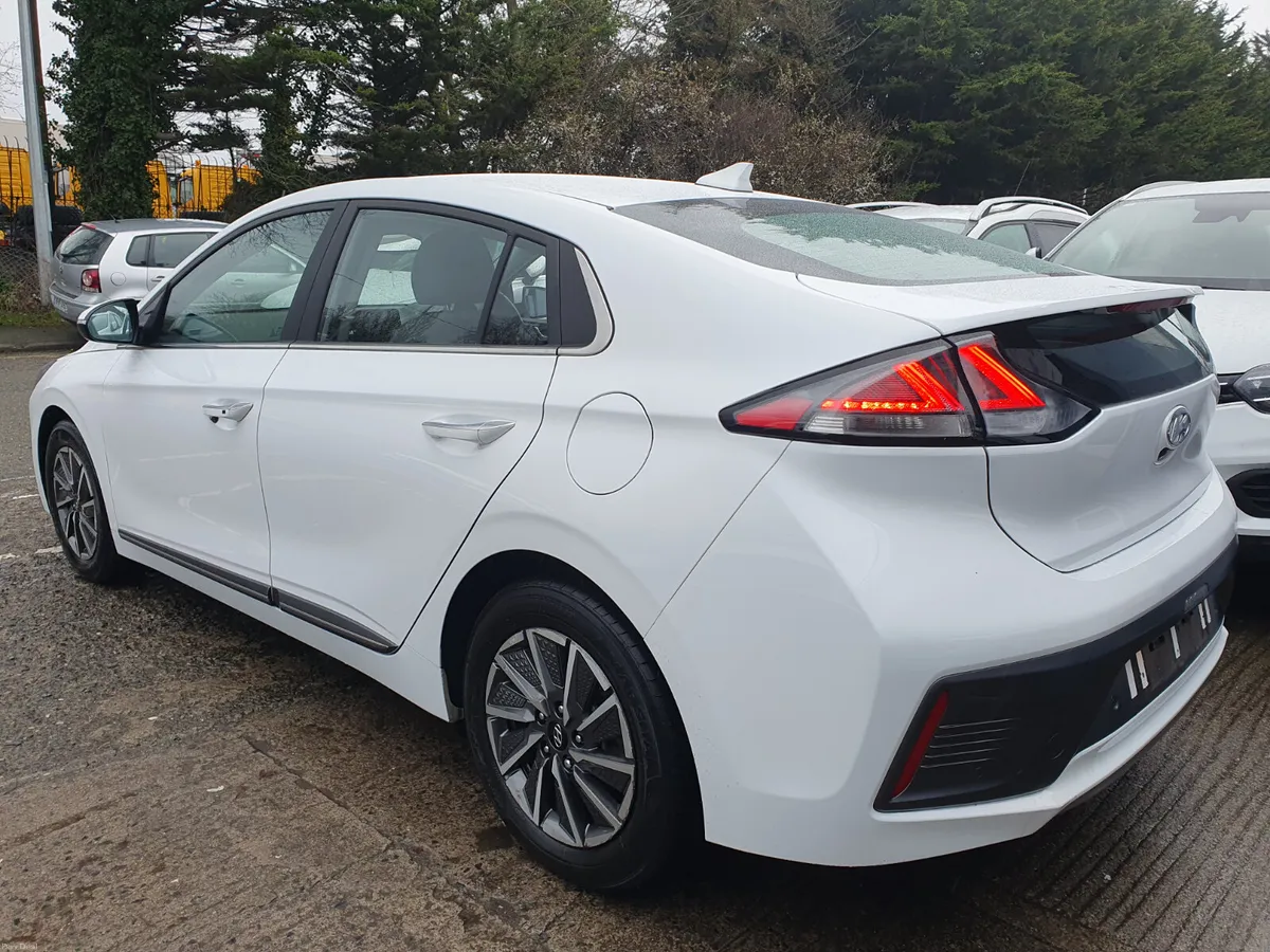 2022 HYUNDAI IONIQ PREMIUM AUTOMATIC - Image 4