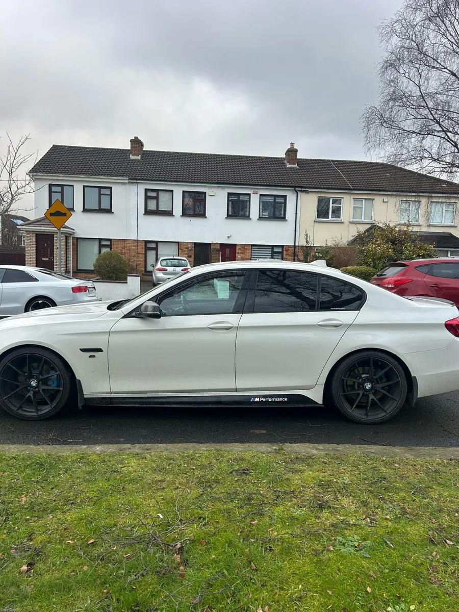BMW 5 Series M-Sport 520d Auto - Image 2